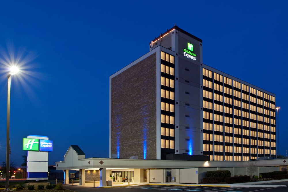 Holiday Inn Express Washington DC SW Springfield - photo 42