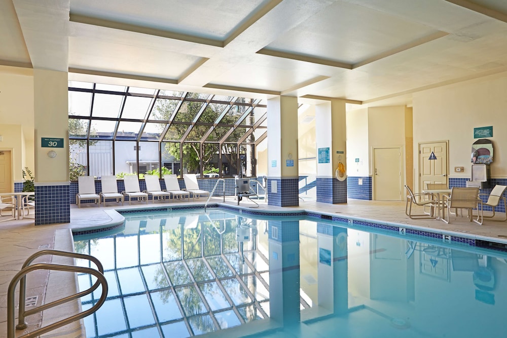 Embassy Suites by Hilton Los Angeles International Airport North - photo 24