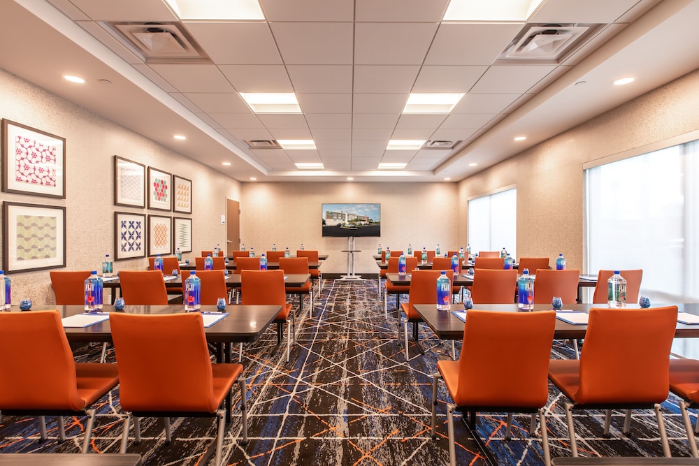 Holiday Inn Express & Suites Greenville S Piedmont by IHG - photo 48