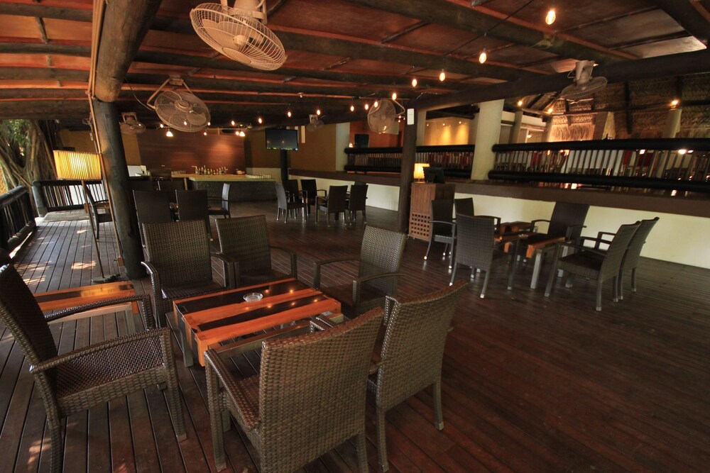 Hotel Lounge