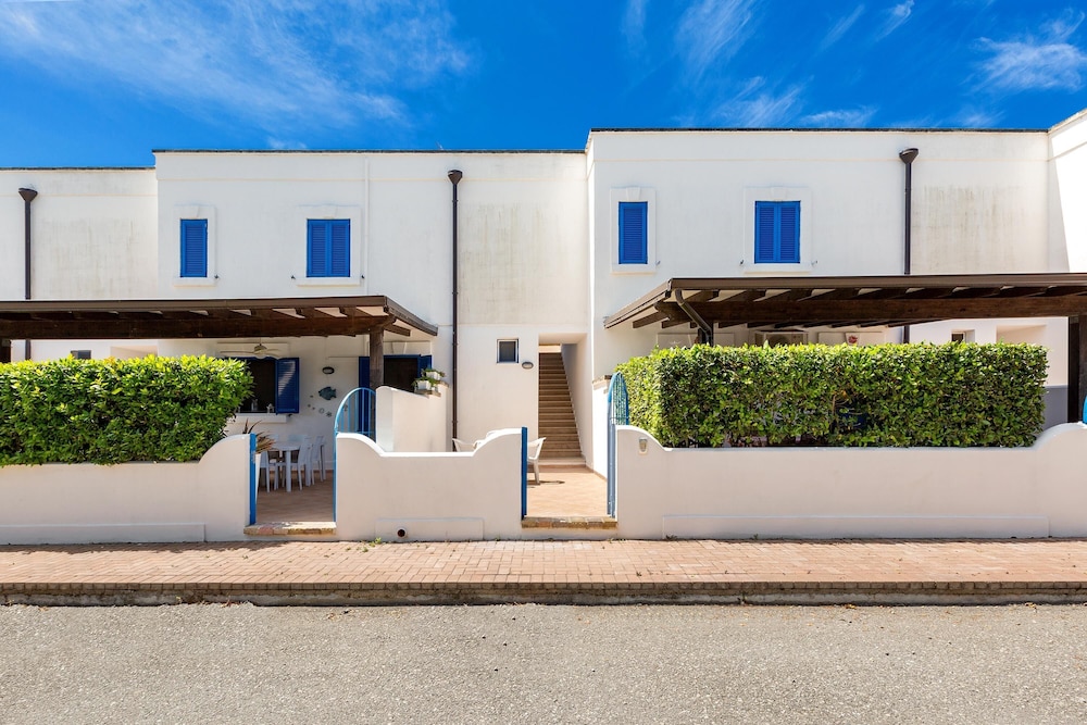 1976 Chiusurelle B2 X3 Villini Andromeda by Barbarhouse — 4-Star Luxury Hotel in Porto Cesareo, Italy
