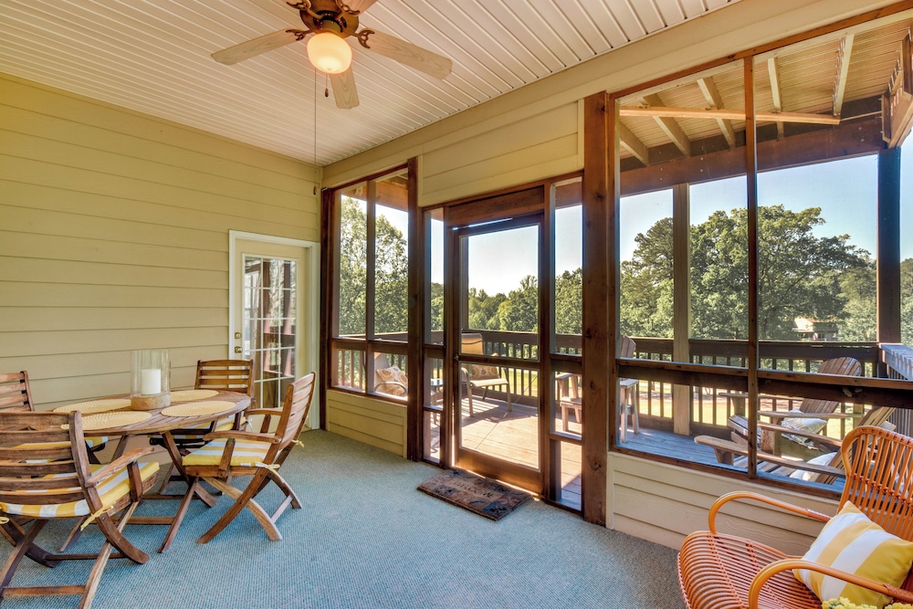 Kingwood Resort Condo with Golf Course Views - photo 24