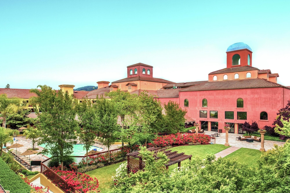 DoubleTree by Hilton Sonoma Wine Country — 4-Star Luxury Hotel in Rohnert Park, United States