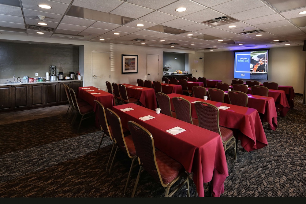Hampton Inn & Suites Tucson Mall - photo 40