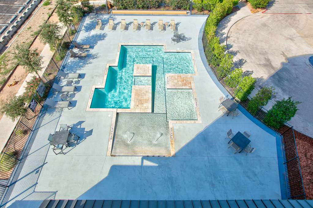 La Quinta Inn & Suites by Wyndham Lubbock Southwest - photo 8