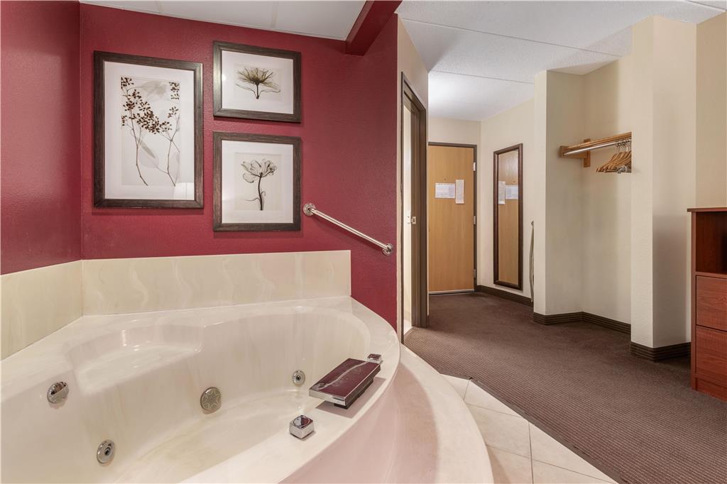 SureStay Plus Hotel by Best Western Litchfield - photo 27