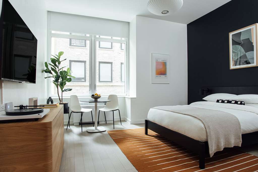 Mint House at 70 Pine - photo 4