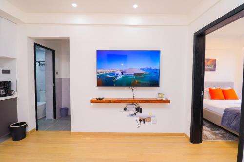 1BR Marina Bay Westlands with rooftop pool gym & city views