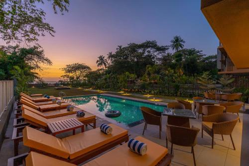 StayVista at Isabella The Beach View with Pvt Gym Game Room & Pool — 4-Star Luxury Hotel in Bambolim, India