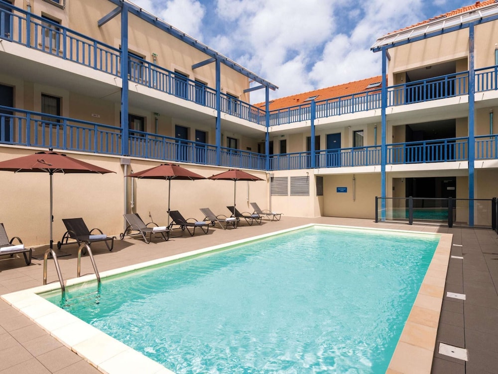 Apartment in Biscarosse Near Sandy Beach — 4-Star Luxury Hotel in Biscarrosse, France