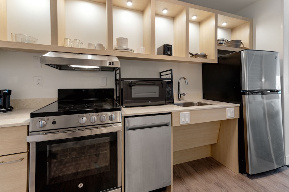 TownePlace Suites by Marriott Pueblo Downtown - photo 14