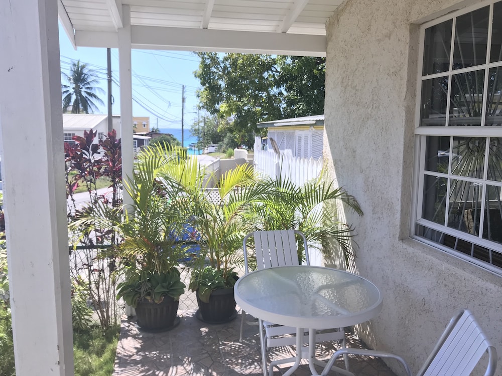 Stones Throw From The Beach in Holetown, Barbados
