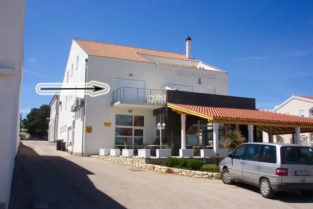 Apartments Lantina — 4-Star Luxury Hotel in Murter, Croatia