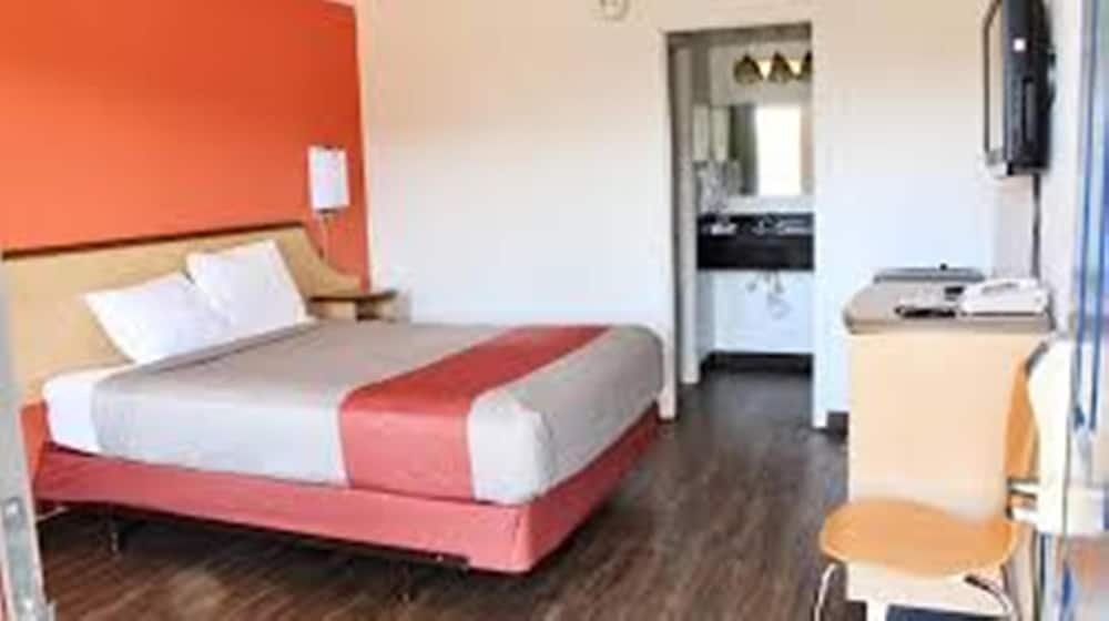 Motel6 Dayton OH - photo 12
