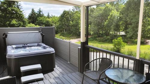River Cottage Hot tub spa — 4-Star Luxury Hotel in Drumnadrochit, United Kingdom