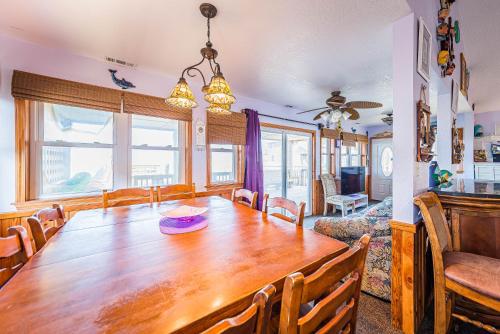 Coleman's Beach Front Inn - photo 13