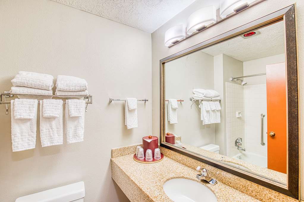 Best Western Green Valley Inn - photo 20