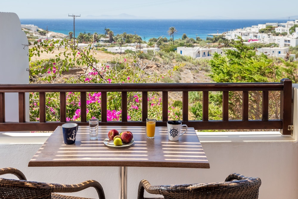 Pothiti Studios - carbon neutral hotel in Naxos