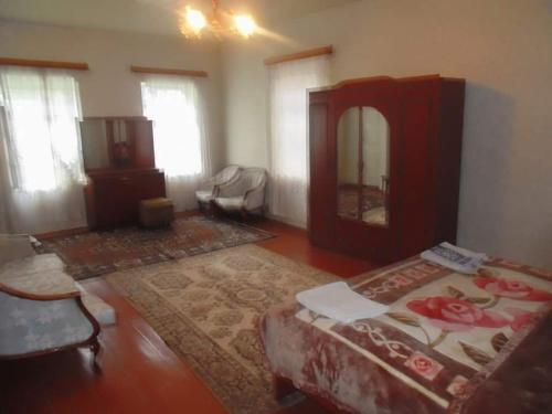 Jimsher Naveriani Guesthouse