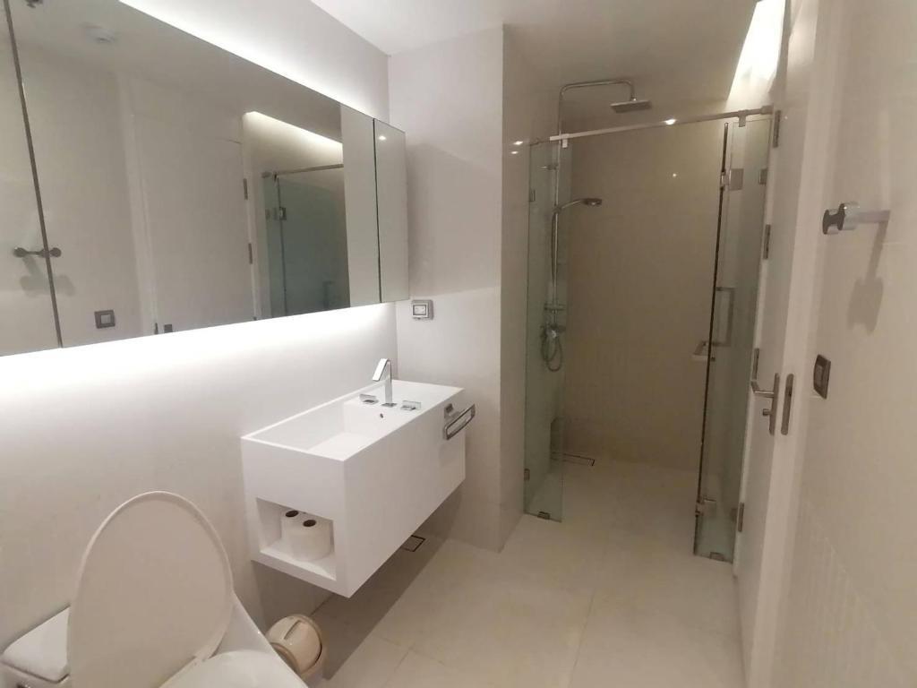 Sukhumvit 11#Luxury#Pool#Gym#BTS Nana&MRT Sukhumvit#1BR#Max2ppl