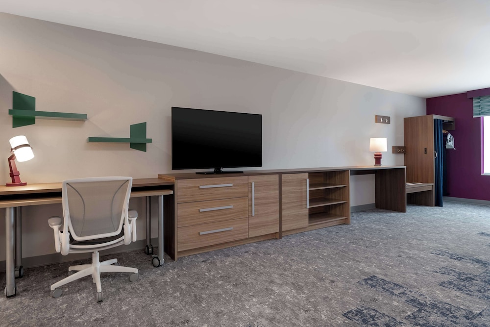 Home2 Suites by Hilton Sheboygan - photo 14