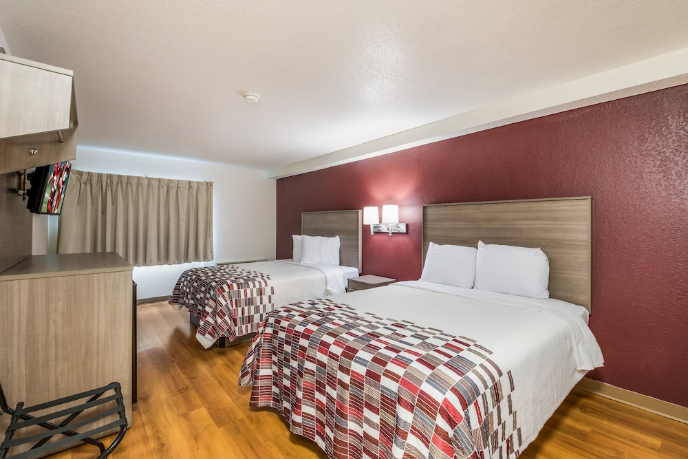 Red Roof Inn Rochester Airport - photo 22