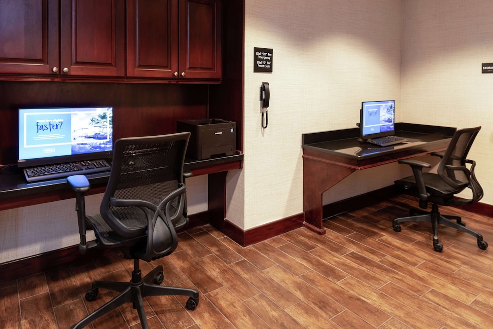 Hampton Inn Greensboro Airport - photo 51