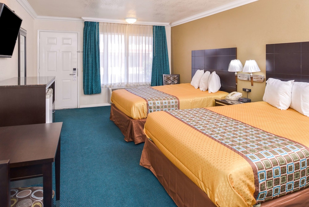 Atascadero Inn - photo 9