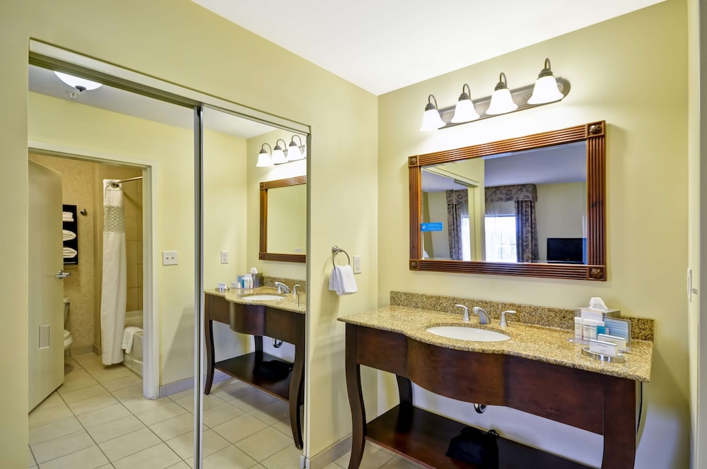Hampton Inn & Suites North Charleston University Blvd - photo 21