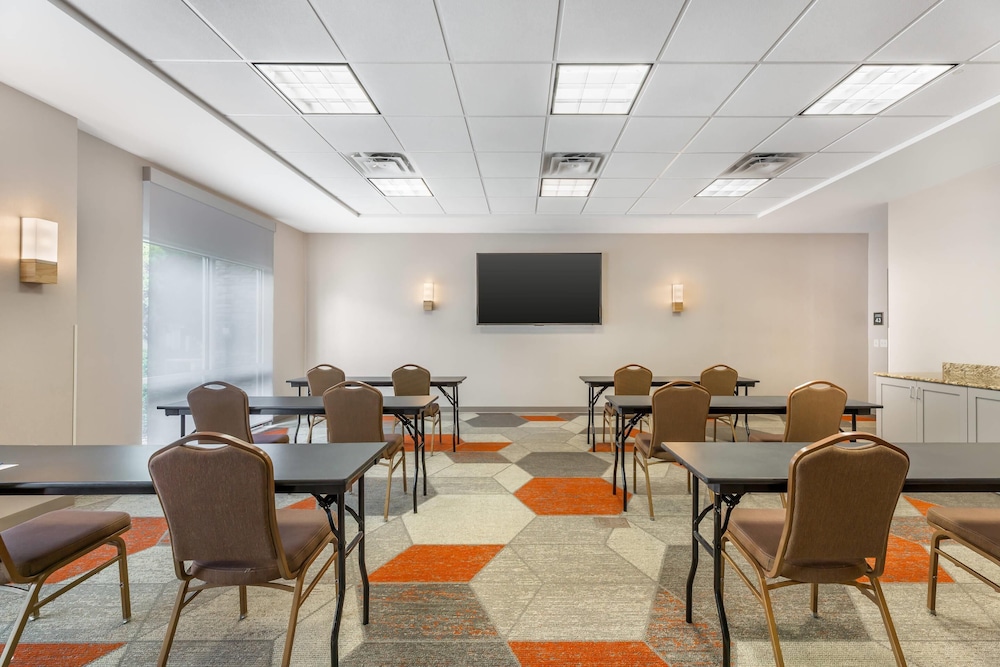 Comfort Inn & Suites Dover - photo 42