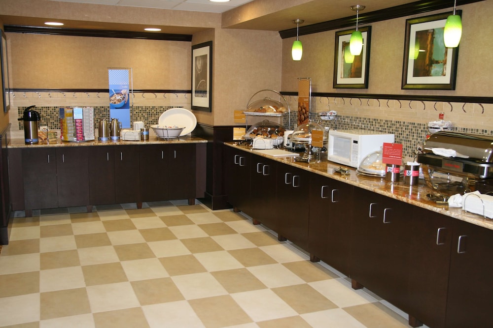 Hampton Inn & Suites Austin Lakeway - photo 35