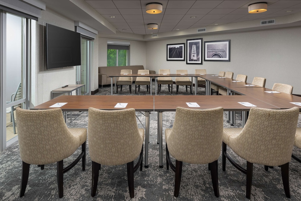 Hampton Inn & Suites Chattanooga Downtown - photo 36