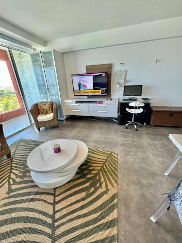 Cimarron Suites Playa Parguito 20117670 — Punta Cardon