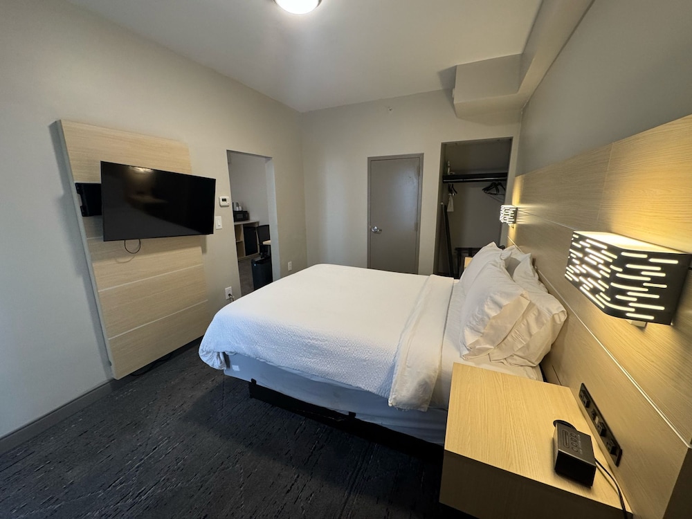 Holiday Inn Express & Suites Atlanta Downtown by IHG - photo 52
