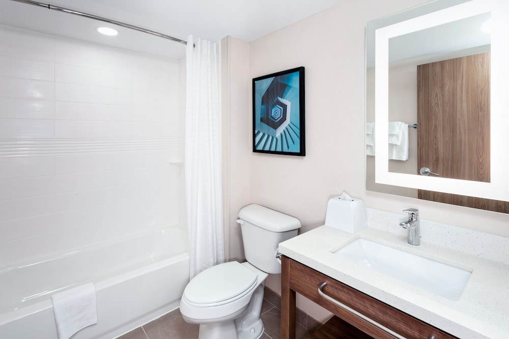 Candlewood Suites Columbus North - photo 31