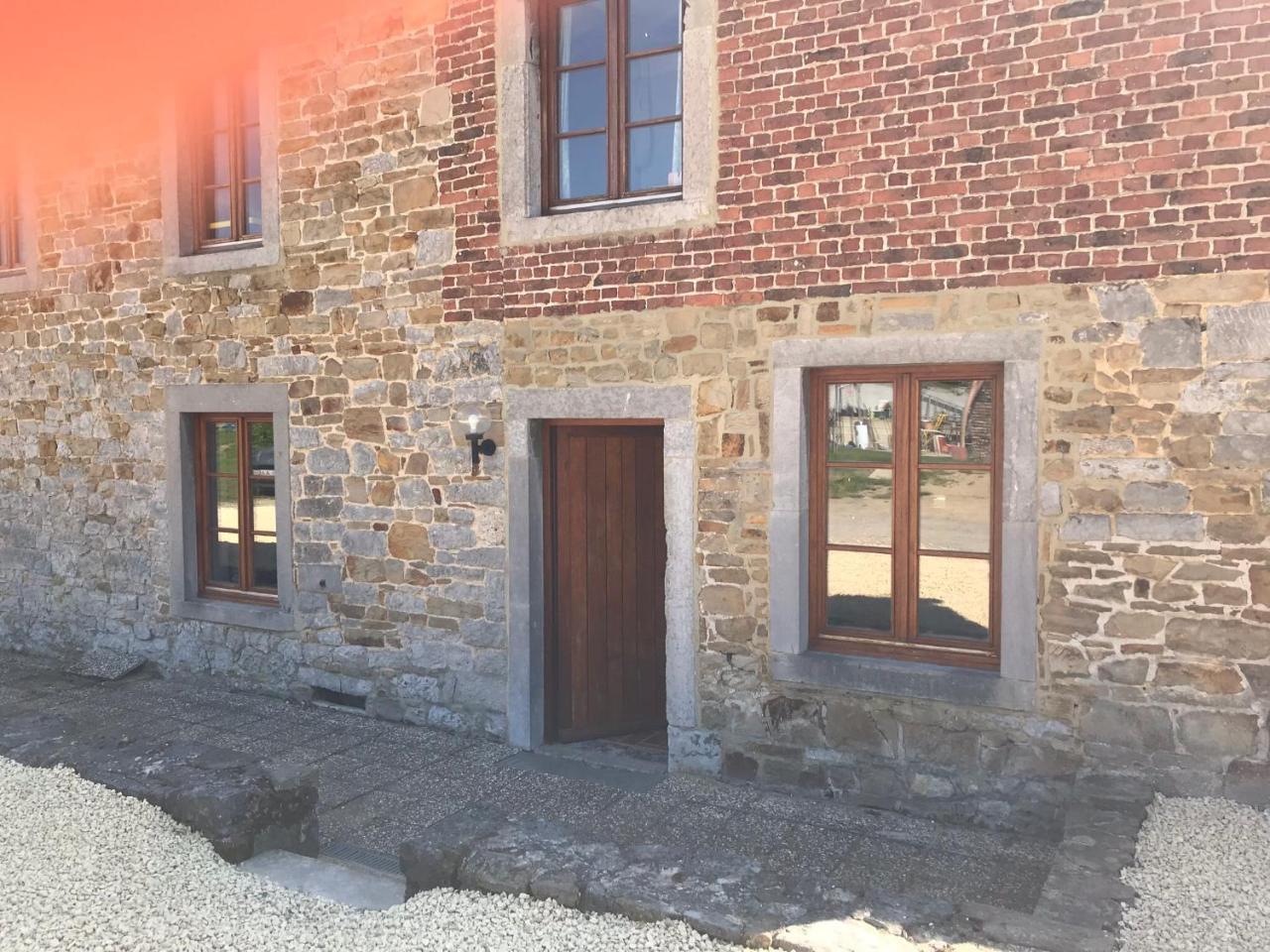 Le Charme de L Estroit — hotel in Mettet