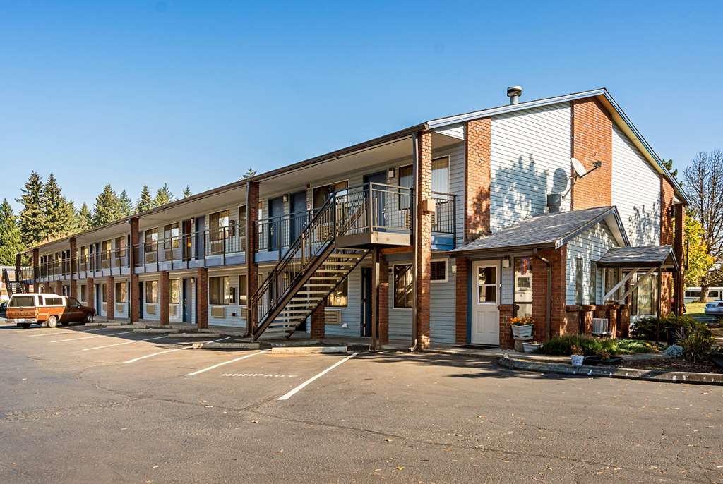 Super 8 by Wyndham Vancouver East - photo 2