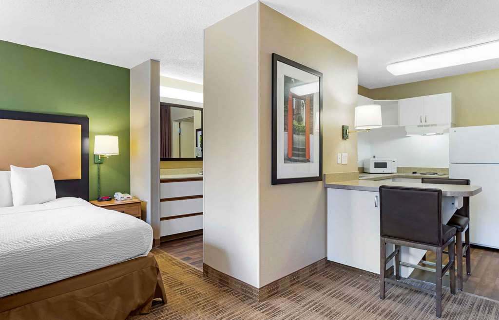 Extended Stay America Suites Houston Galleria Uptown - photo 31