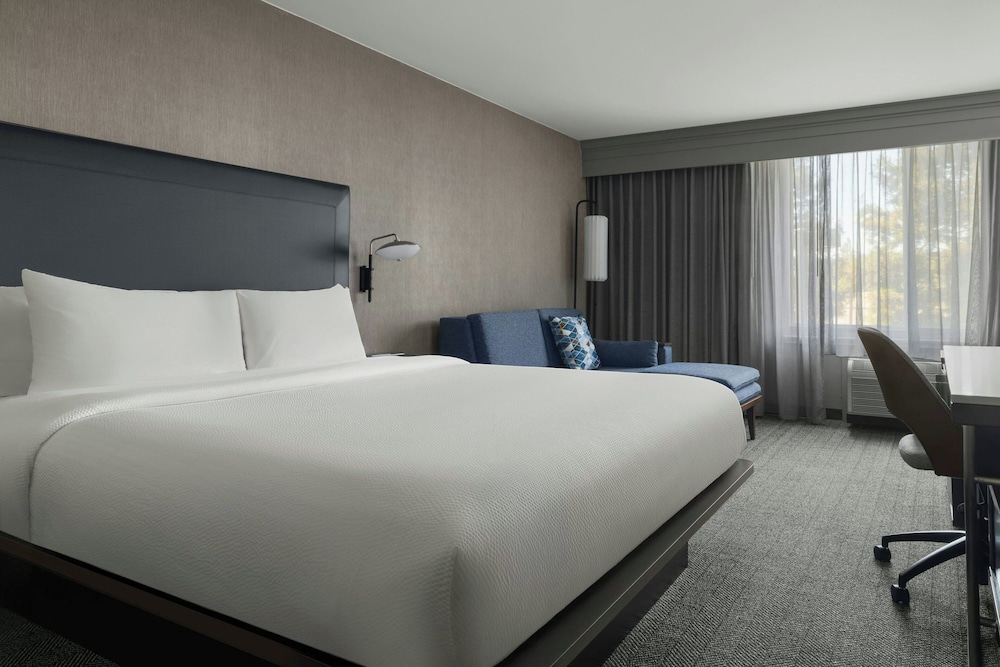 Courtyard by Marriott Santa Rosa - photo 12