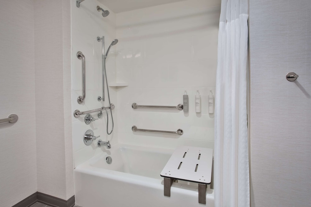 Hampton Inn Union City - photo 14