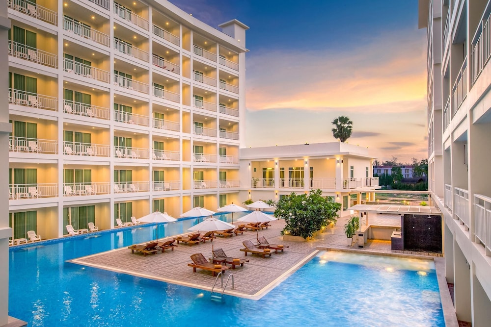 Chanalai Hillside Resort Karon Beach — 4-Star Luxury Hotel in Phuket, Thailand