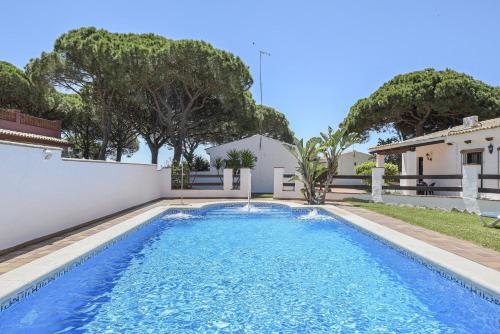 Villa Su Ilusion SA3lo Familias — 4-Star Luxury Hotel in Conil De La Frontera, Spain