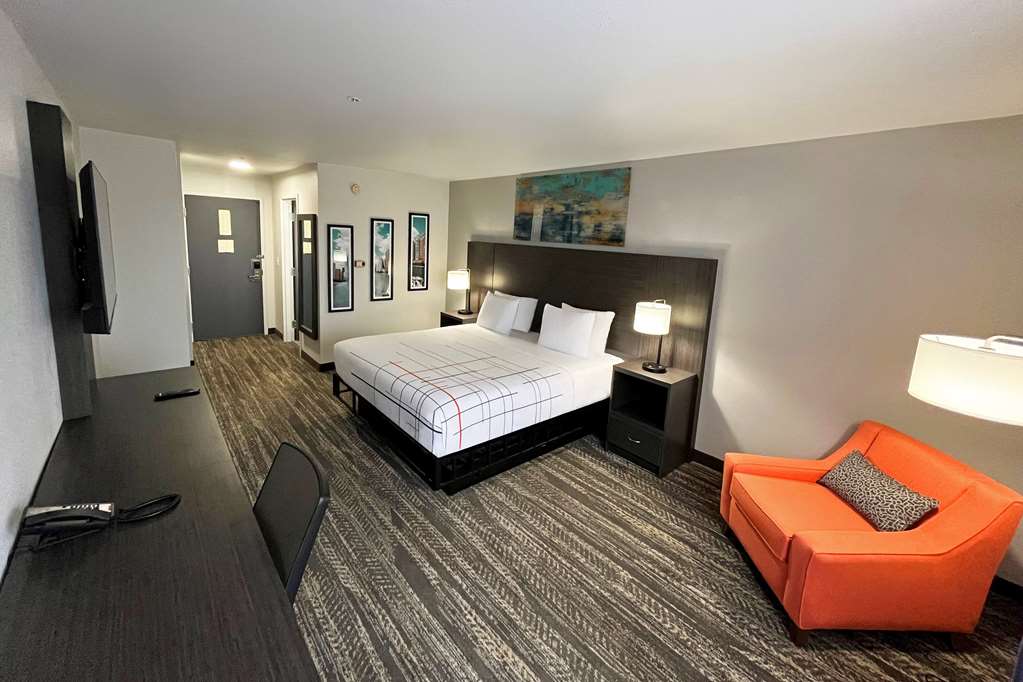 La Quinta Inn & Suites by Wyndham South Holland - photo 15