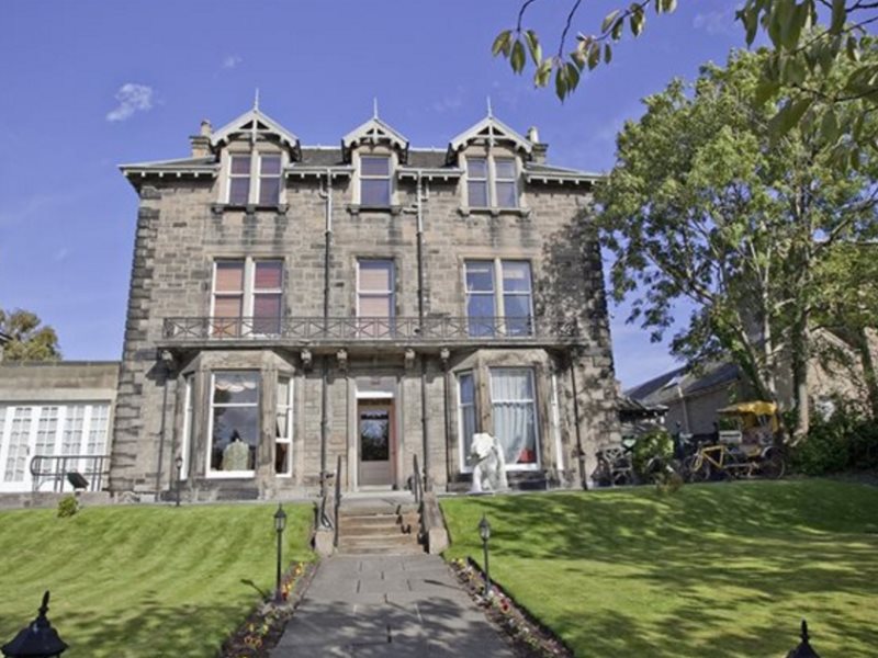 iHoliday Hotel - last minute hotel in Edinburgh