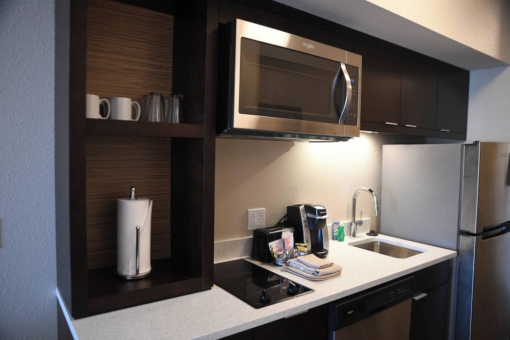 TownePlace Suites by Marriott Kansas City at Briarcliff - photo 14