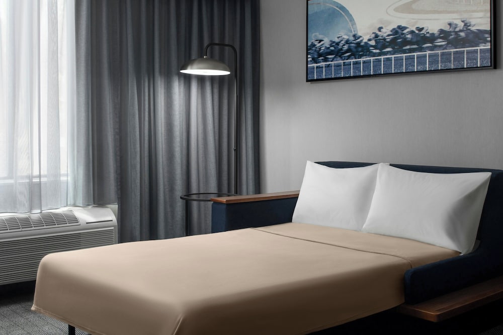 Courtyard by Marriott Los Angeles Burbank Airport - photo 13