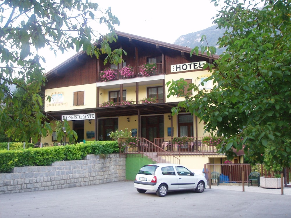Albergo Stella Alpina — hotel in Tenno