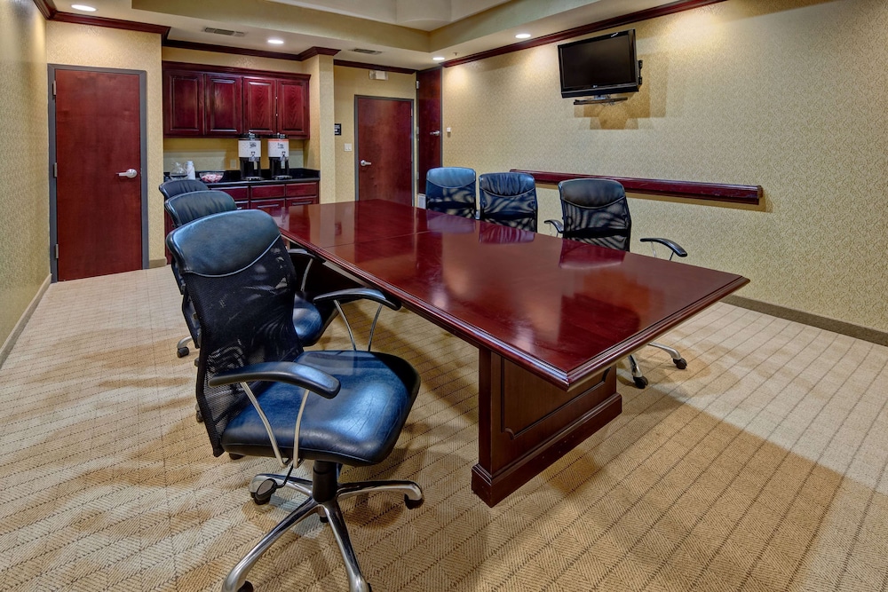 Hampton Inn Corsicana - photo 39