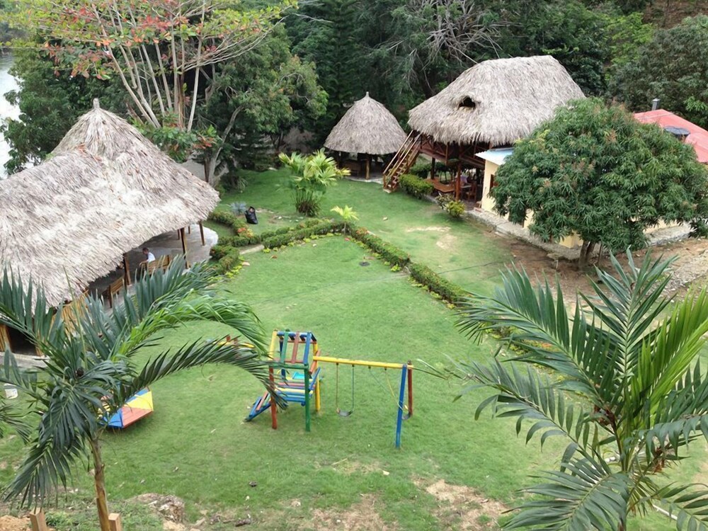 Moddaeng Nest - carbon neutral hotel in Surat Thani