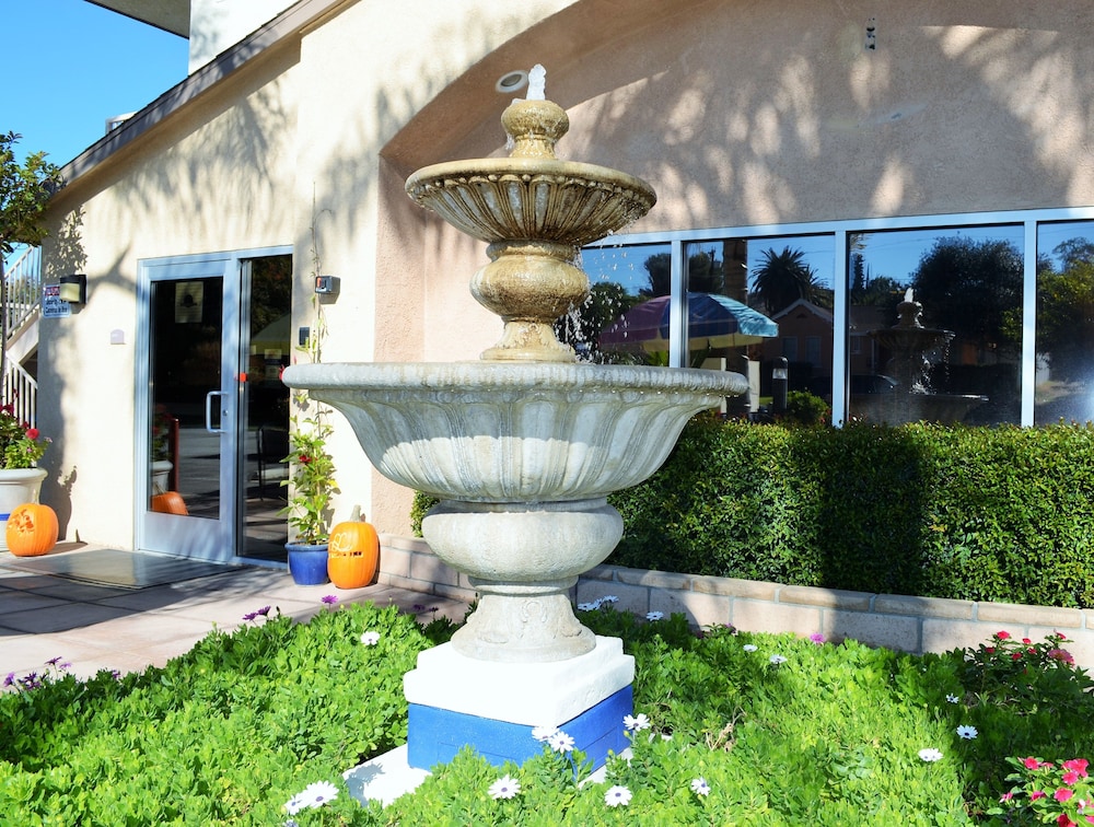 Loma Linda Inn - photo 34